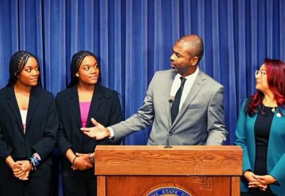 Illinois State Rep LaShawn Ford Leads Monumental Press Conference With Pierce Twins